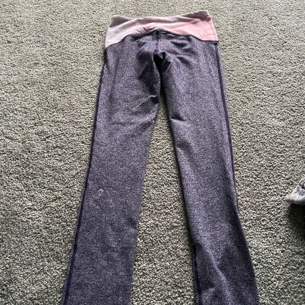 Different colored waistband ivivva pants